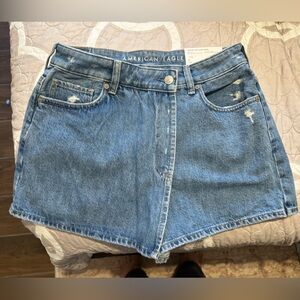 NWT American Eagle Light Blue Distressed Denim Mom Skort